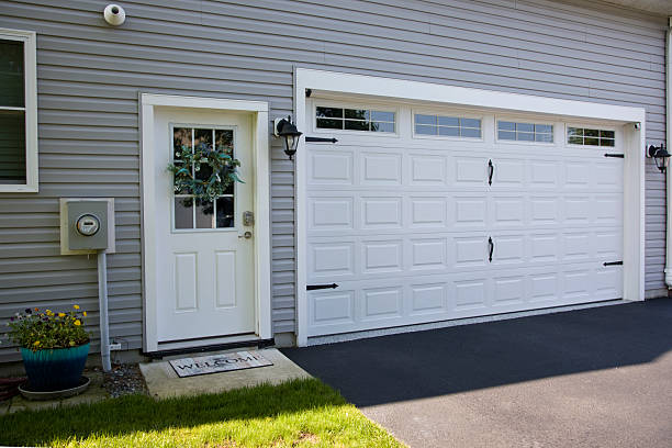 24/7 Emergency Garage Door Panel Replacement experts in Humboldt, KS